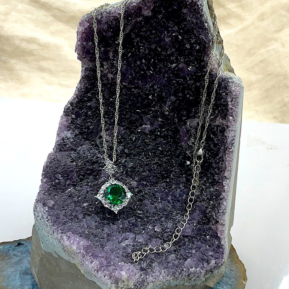 Vtg.The Bradford Exchange 18”W/3”Ext. SterlingSilver W/Green Tourmaline Gemstone - Picture 3 of 5